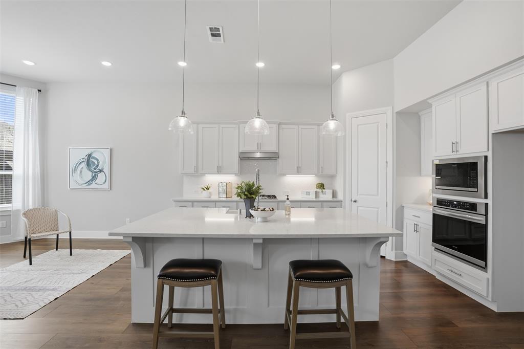 1915 Hillside Court Van Alstyne, TX 75495 - Photo 6 of 36