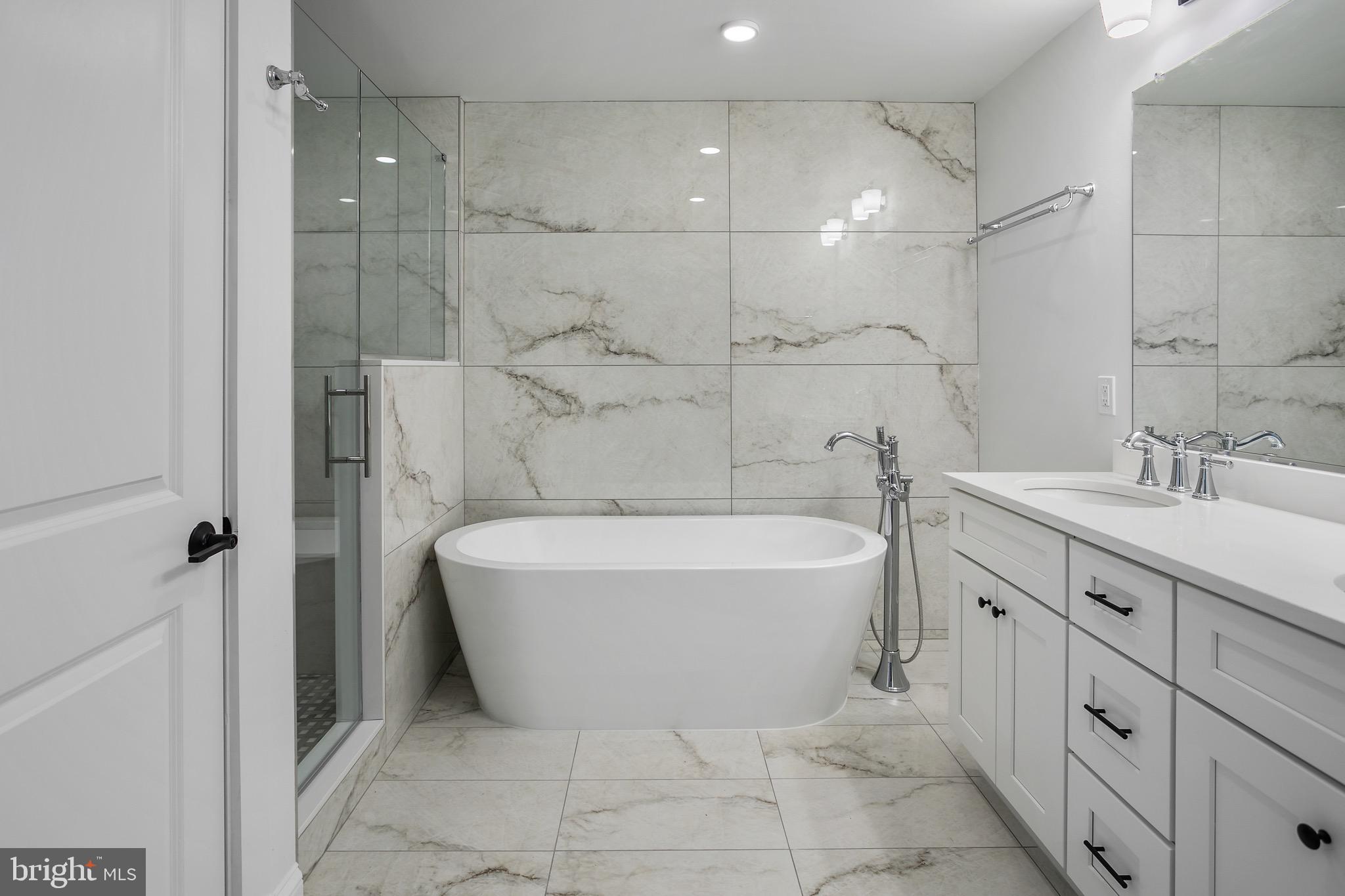 3719 R Street Northwest Washington, DC 20007 - Photo 3 of 4