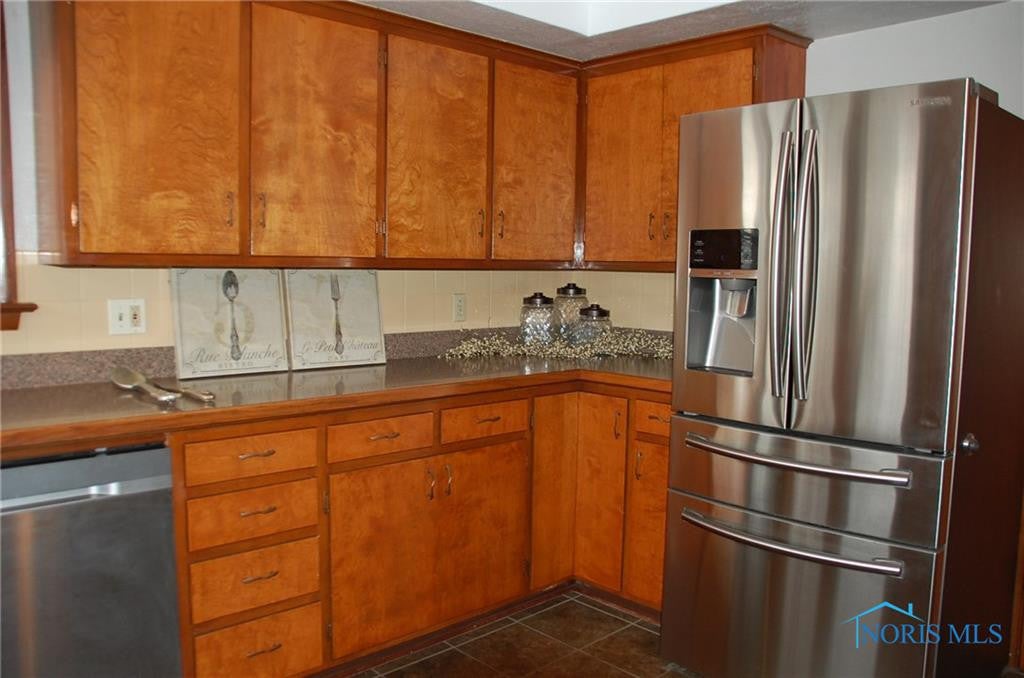 3609 Worden Road Oregon, OH 43616 - Photo 6 of 23 Gallery Image 6