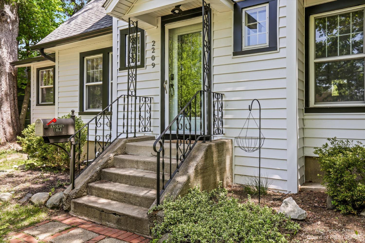 2209 Ferdon Road Ann Arbor, MI 48104 - Photo 2 of 52 Photo 2