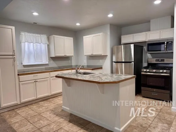 $282,000 | 1503 Old Maple Drive, Emmett, ID 83617