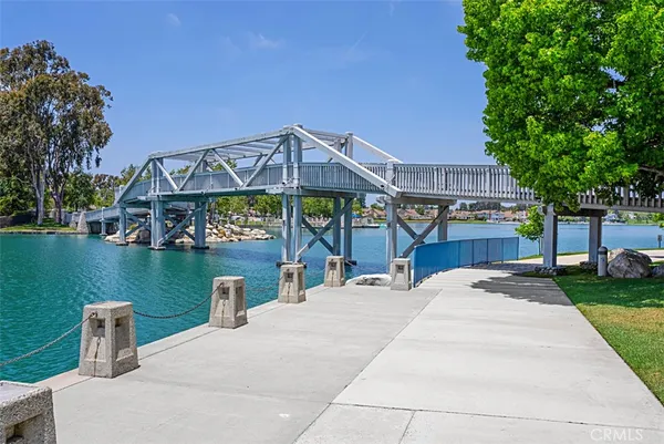 a view of a park with welcome board