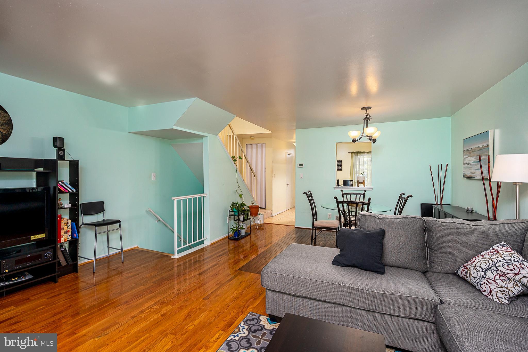 2410 Potterfield Road Baltimore, MD 21244 - Photo 12 of 31 Living Room (alt view)