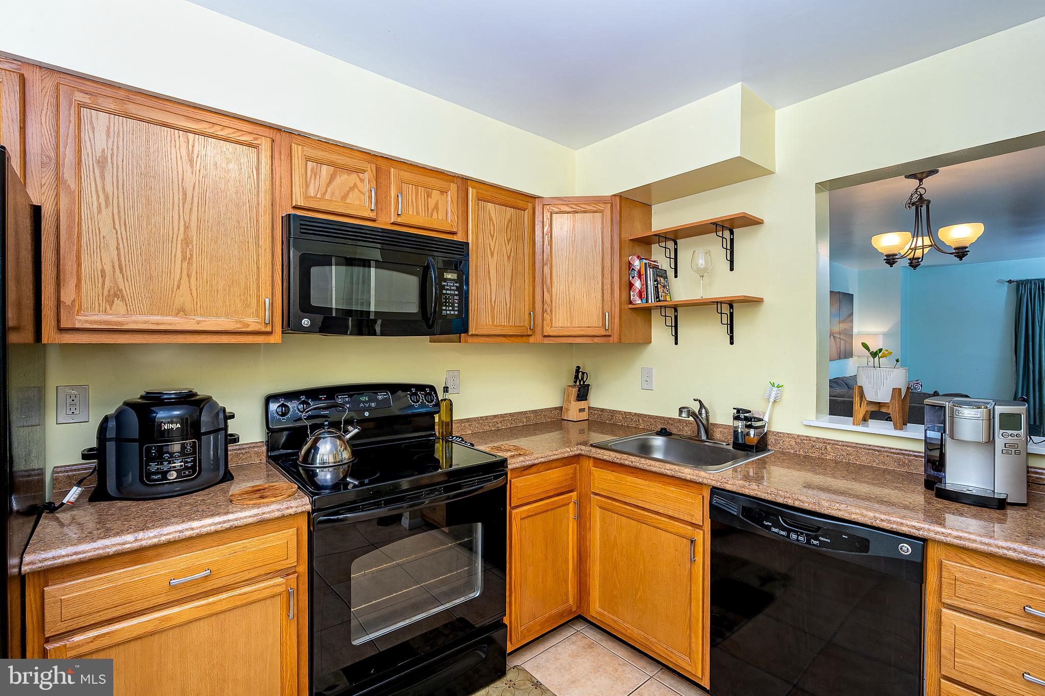 2410 Potterfield Road Baltimore, MD 21244 - Photo 6 of 31 Kitchen (alt view)