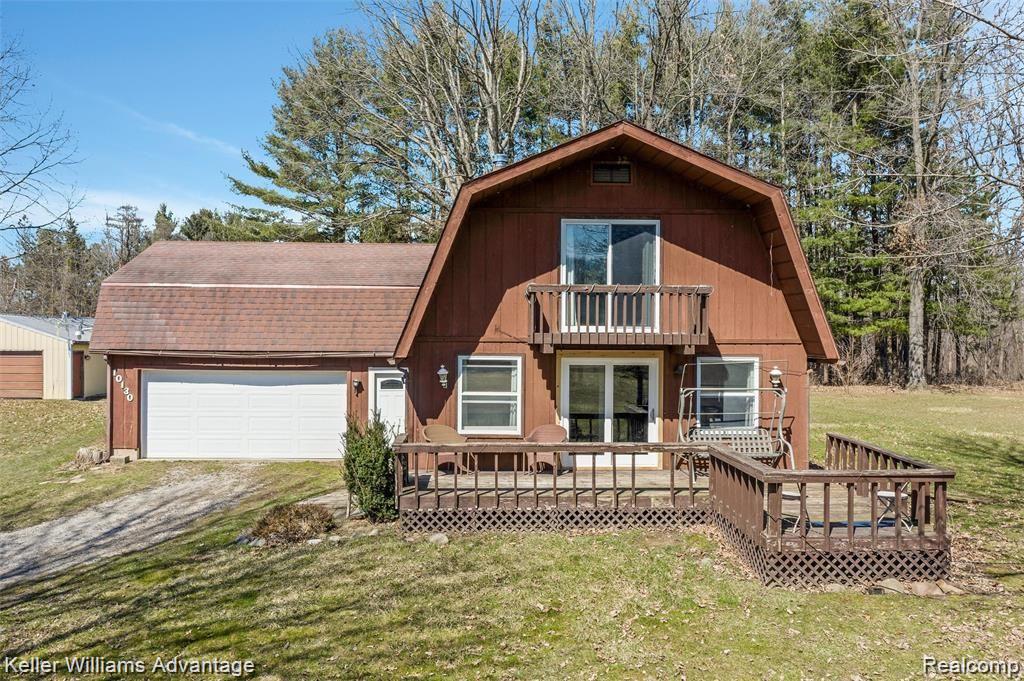 10130 East Lovejoy Road Linden, MI 48451 - Photo 2 of 32 03-10130 E Lovejoy Rd Linden0025.jpg