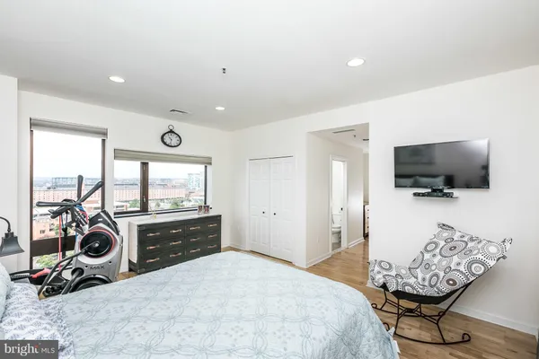 $365,000 | 10 East Lee Street, Unit 1209, Baltimore, MD 21202