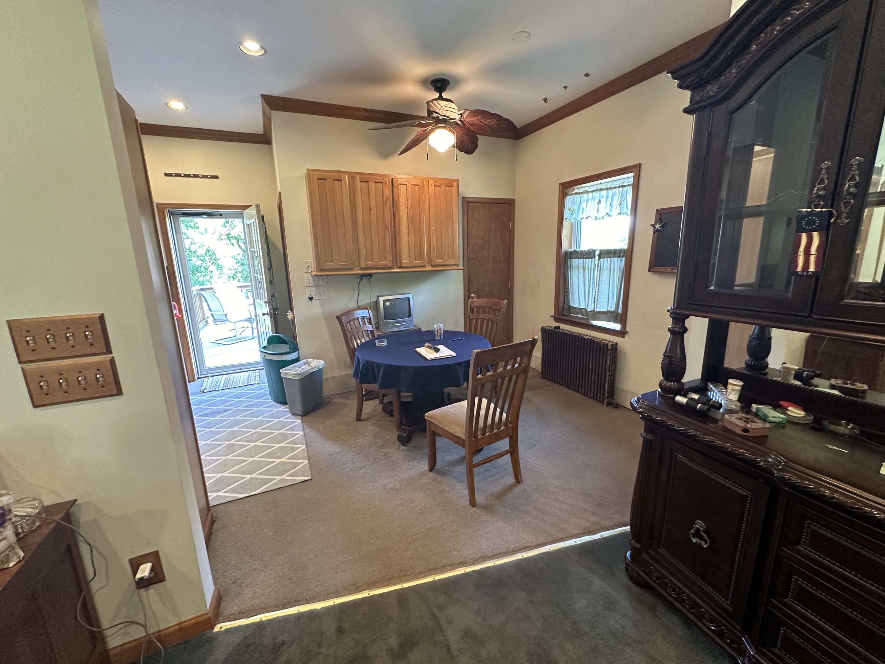737 Lower Cherry Valley Road Stroudsburg, PA 18360 - Photo 11 of 40 DIN. AREA OFF KITCHEN