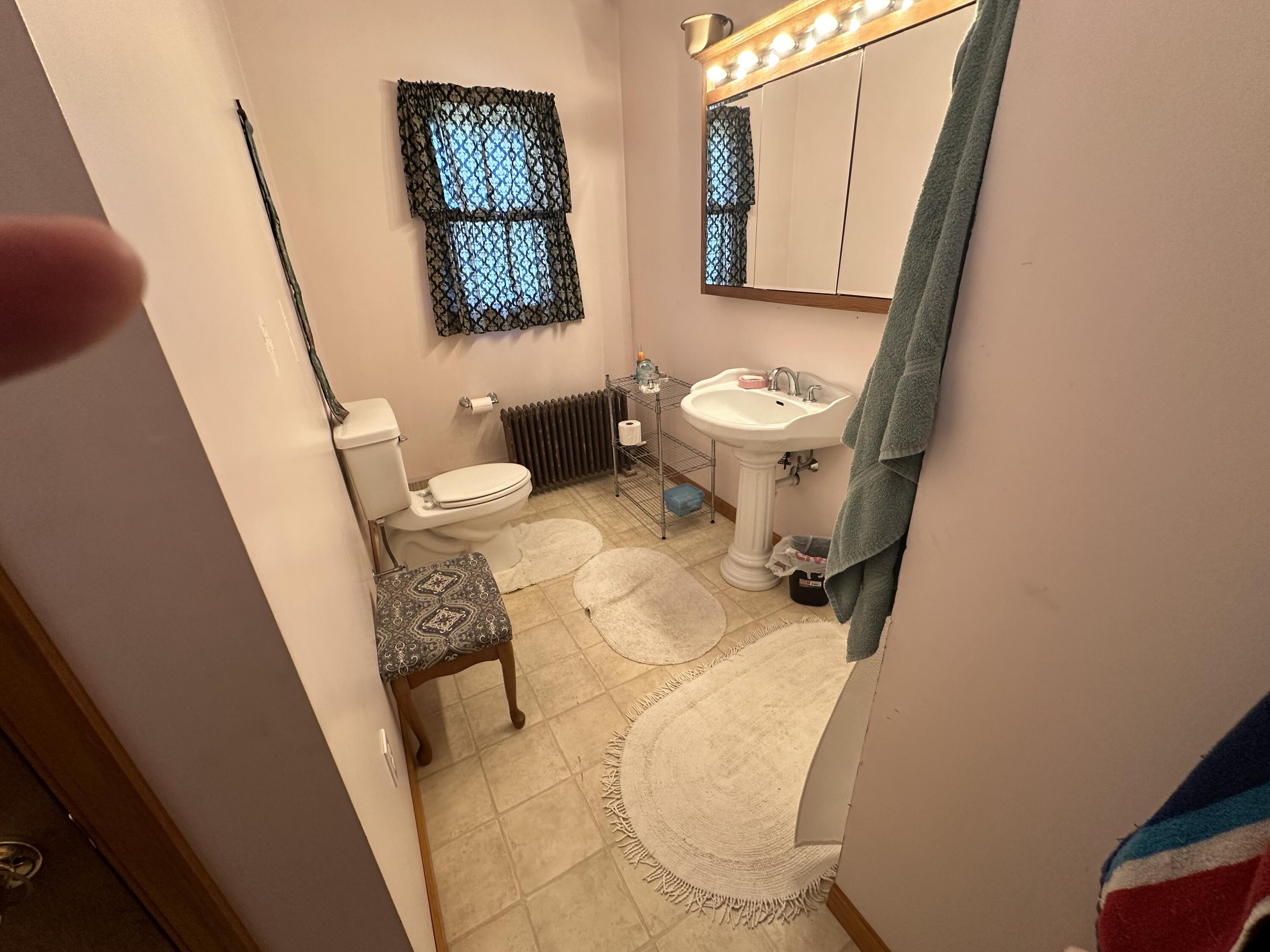 737 Lower Cherry Valley Road Stroudsburg, PA 18360 - Photo 15 of 40 BATH 2 VIEW 1