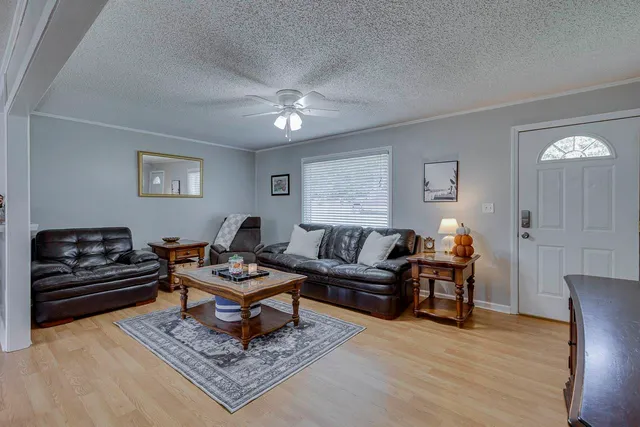 $285,000 | 18 Sunrise Drive, Taylors, SC 29687