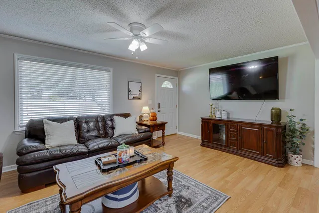 $285,000 | 18 Sunrise Drive, Taylors, SC 29687