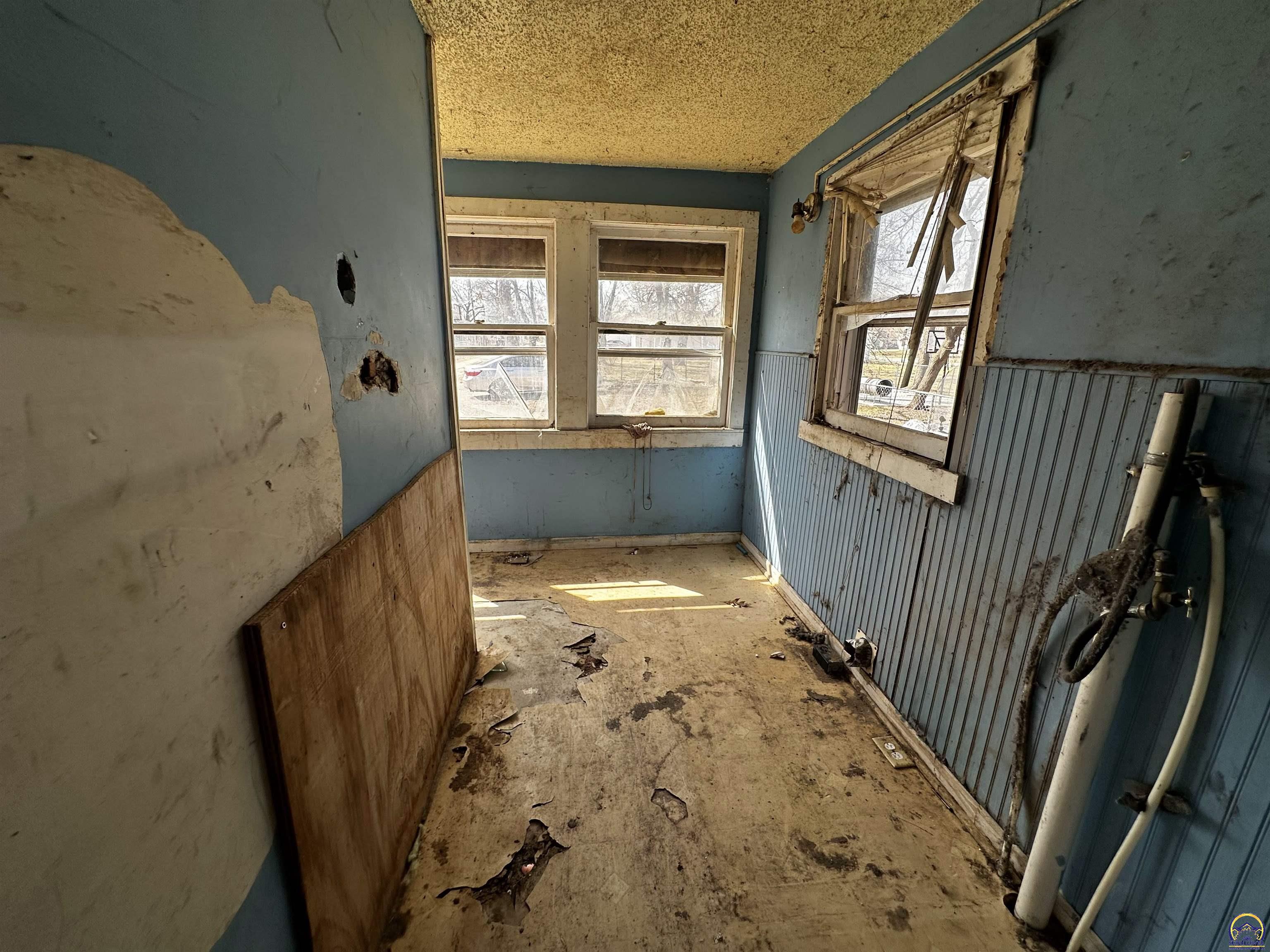 1315 Southwest 11th Street Topeka, KS 66604 - Photo 11 of 31