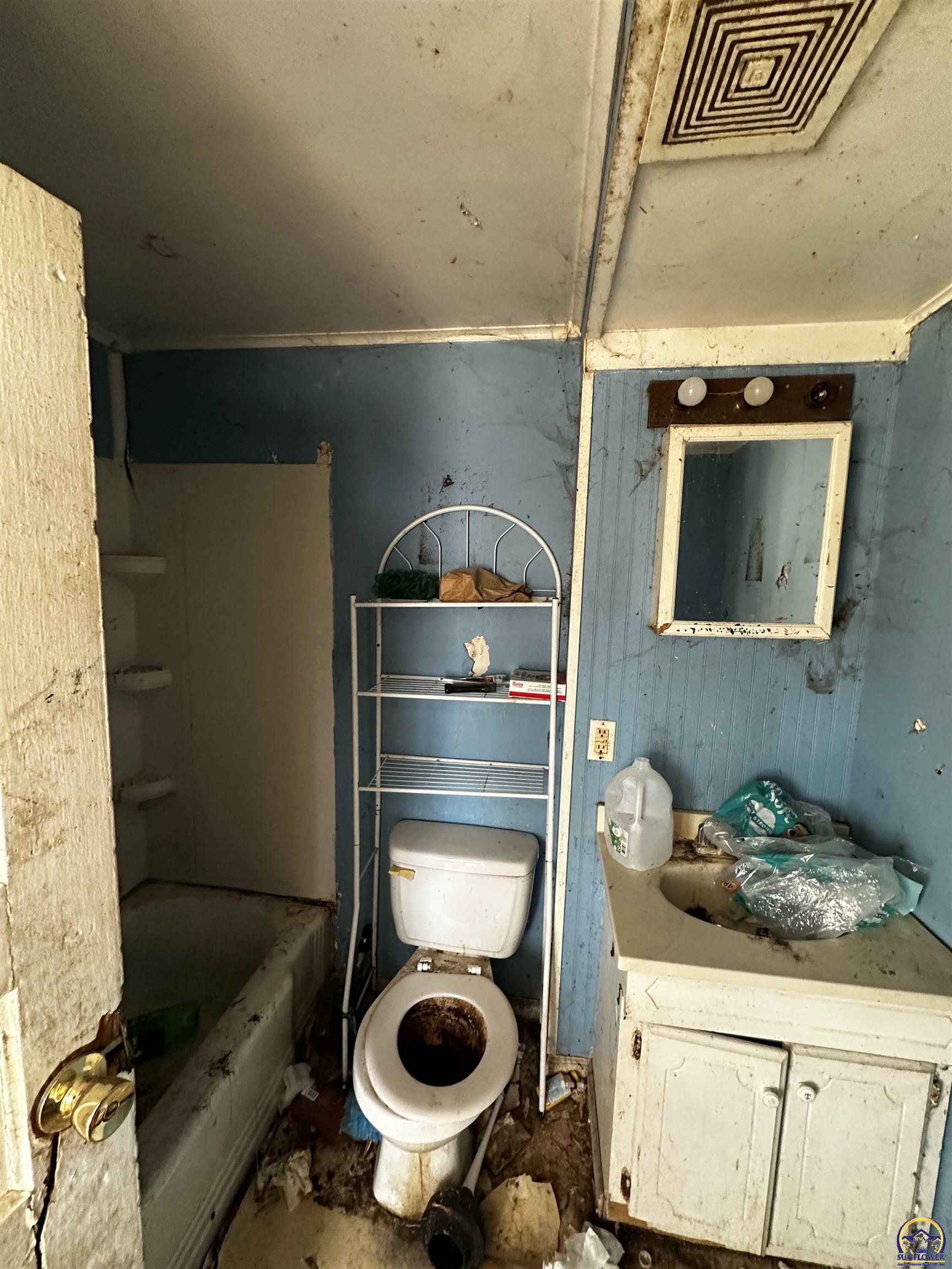 1315 Southwest 11th Street Topeka, KS 66604 - Photo 13 of 31