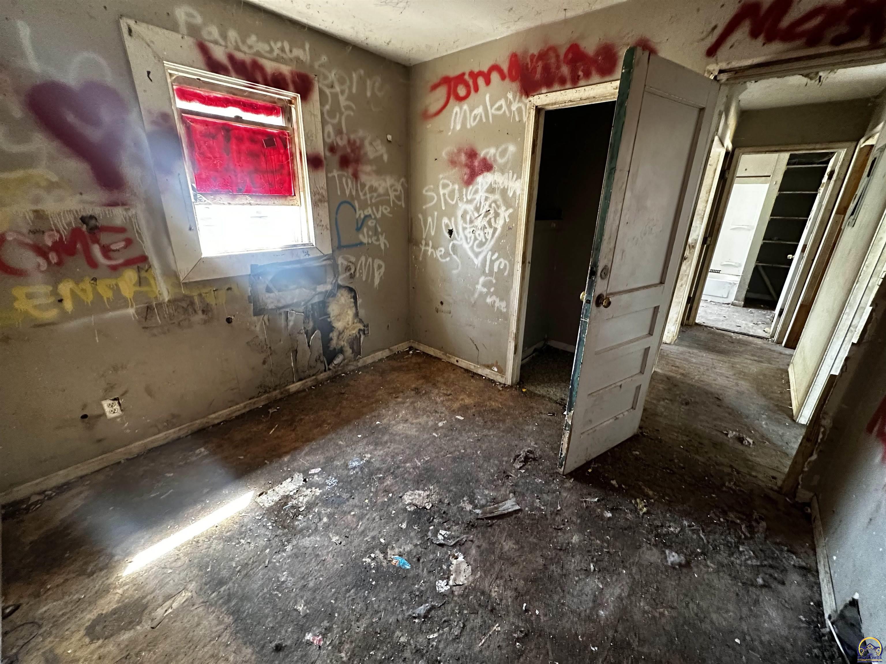 1315 Southwest 11th Street Topeka, KS 66604 - Photo 15 of 31