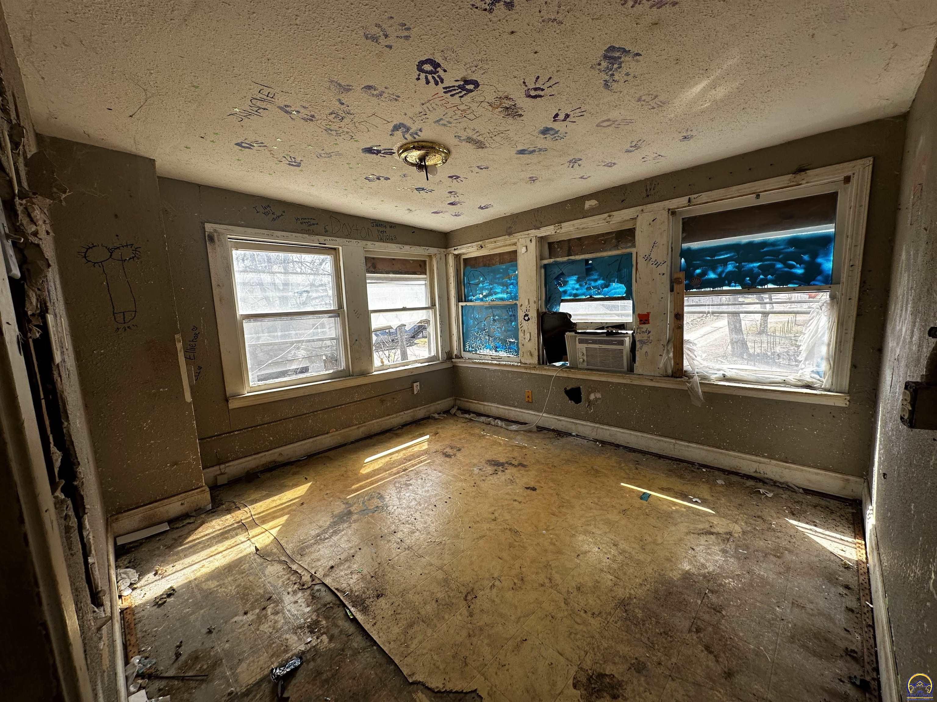 1315 Southwest 11th Street Topeka, KS 66604 - Photo 20 of 31