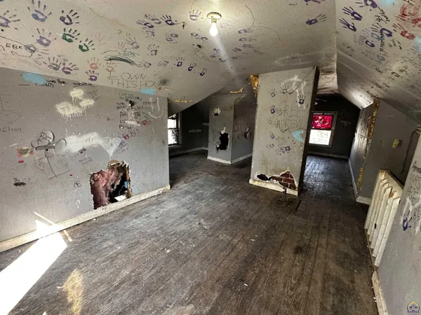 $60,000 | 1315 Southwest 11th Street, Topeka, KS 66604
