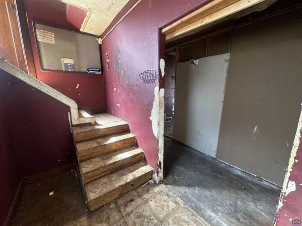 $60,000 | 1315 Southwest 11th Street, Topeka, KS 66604