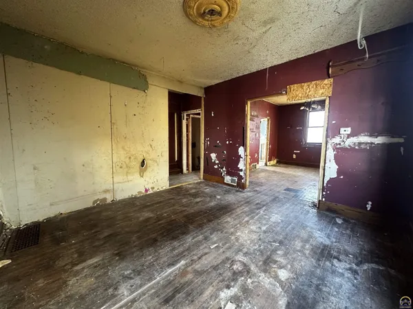 $60,000 | 1315 Southwest 11th Street, Topeka, KS 66604