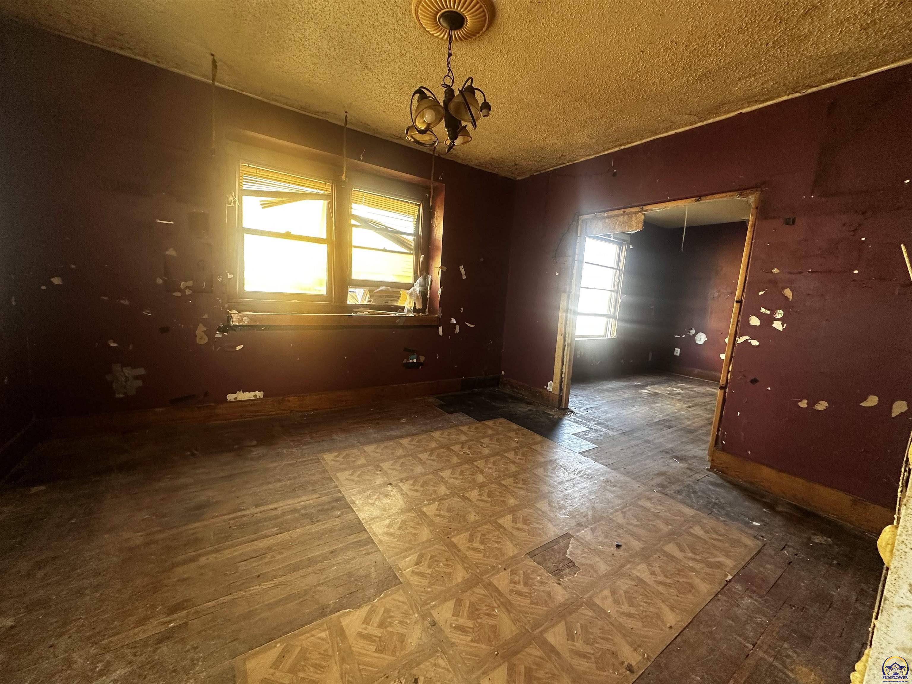 1315 Southwest 11th Street Topeka, KS 66604 - Photo 8 of 31