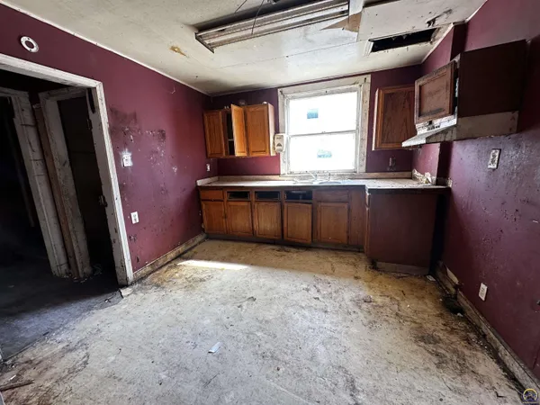 $60,000 | 1315 Southwest 11th Street, Topeka, KS 66604