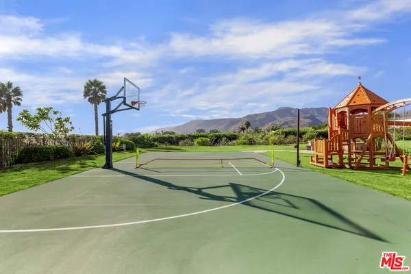 a view of a tennis court