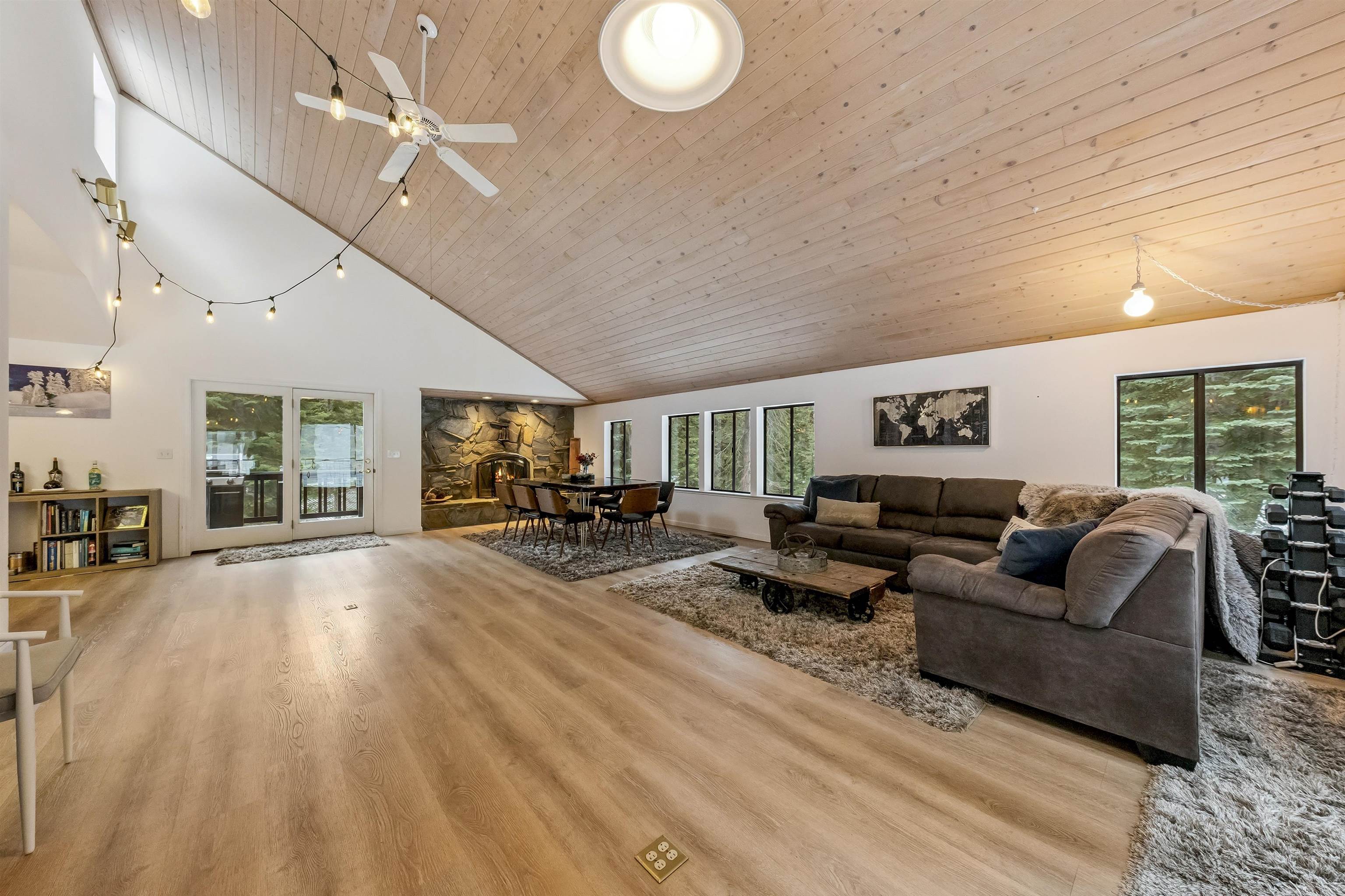 1141 Regency Way Tahoe Vista, CA 96148 - Photo 19 of 28 a living room with furniture and a large window