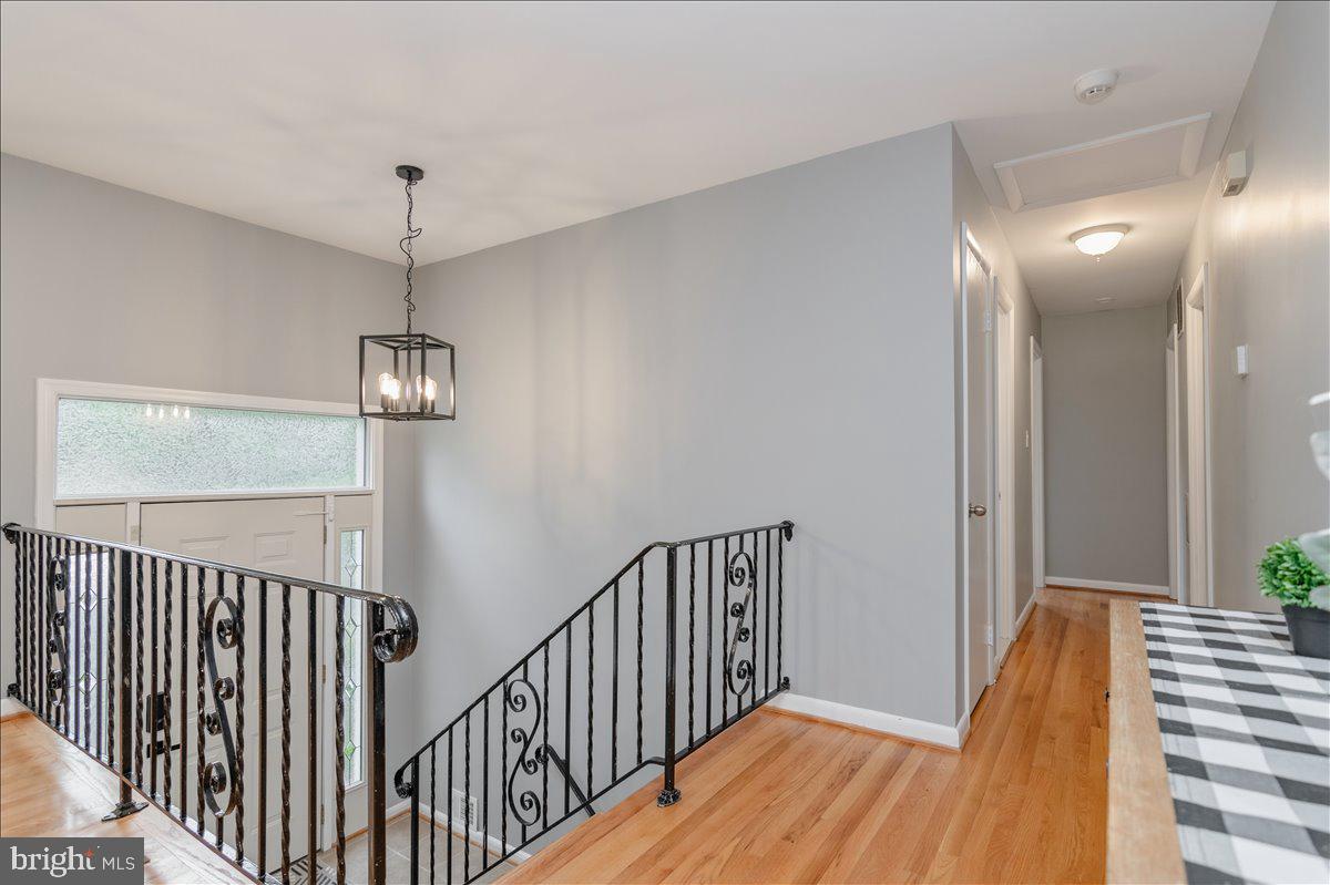 3428 Ramsgate Terrace Alexandria, VA 22309 - Photo 7 of 40 Gallery Image 7