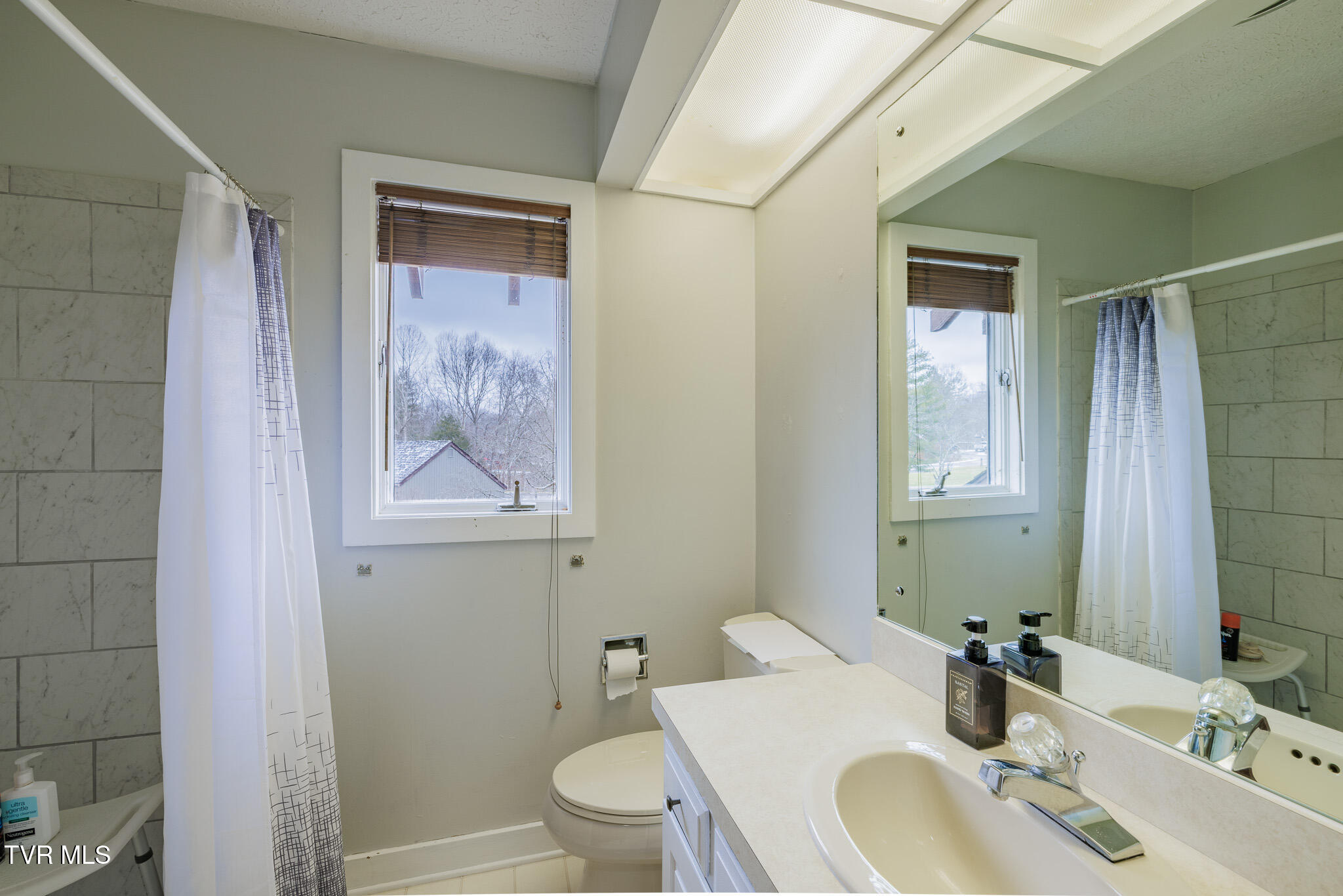 138 Columbine Road Kingsport, TN 37660 - Photo 20 of 29 1R9A3423-HDR