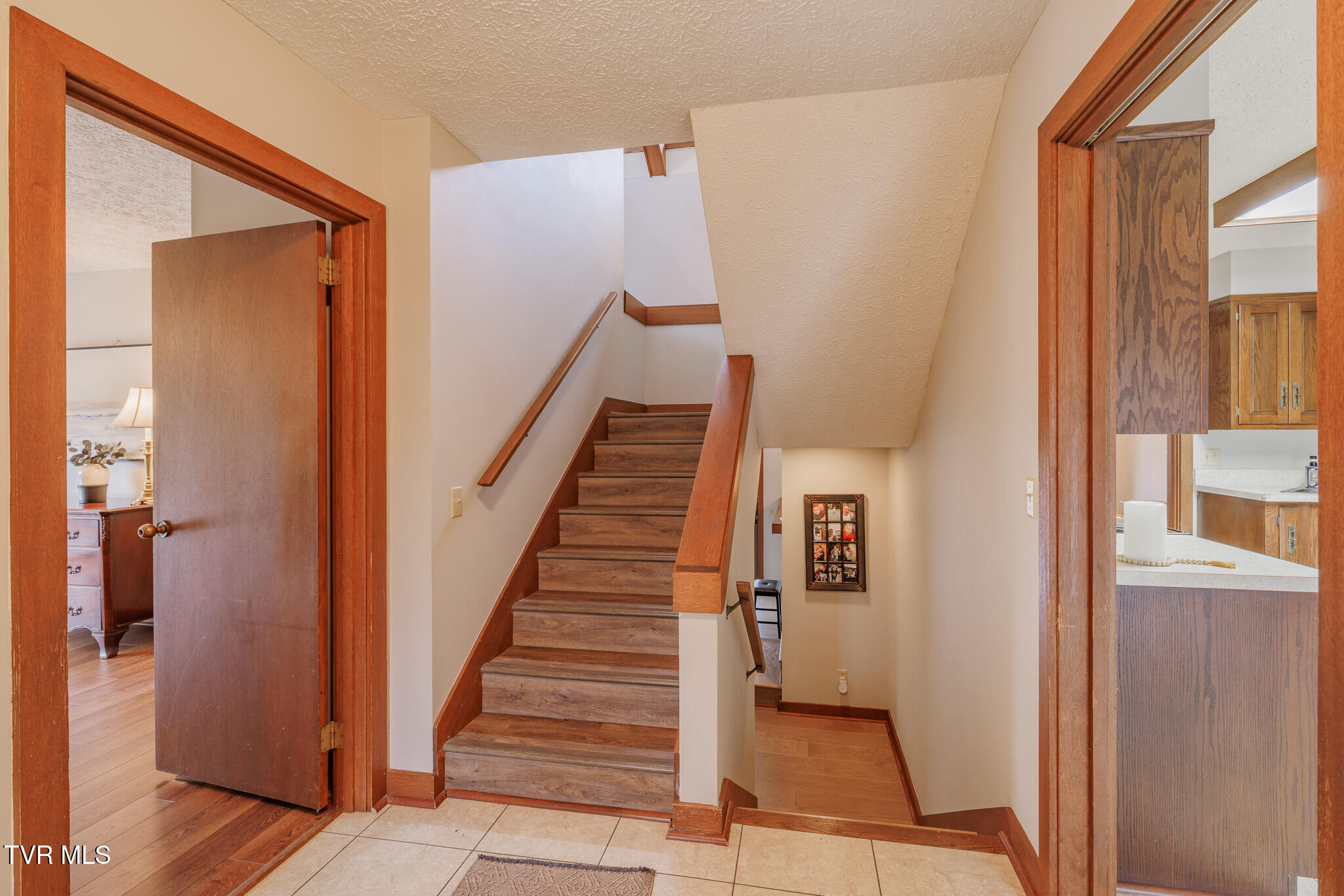 138 Columbine Road Kingsport, TN 37660 - Photo 2 of 29 1R9A3366-HDR