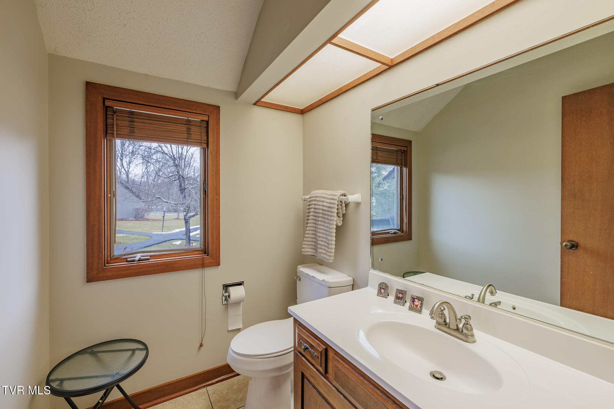 138 Columbine Road Kingsport, TN 37660 - Photo 4 of 29 1R9A3372-HDR