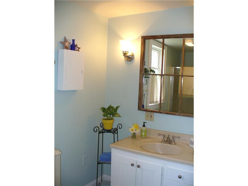 656 River Road Woolwich, ME 04579 - Photo 11 of 23 Bathroom.