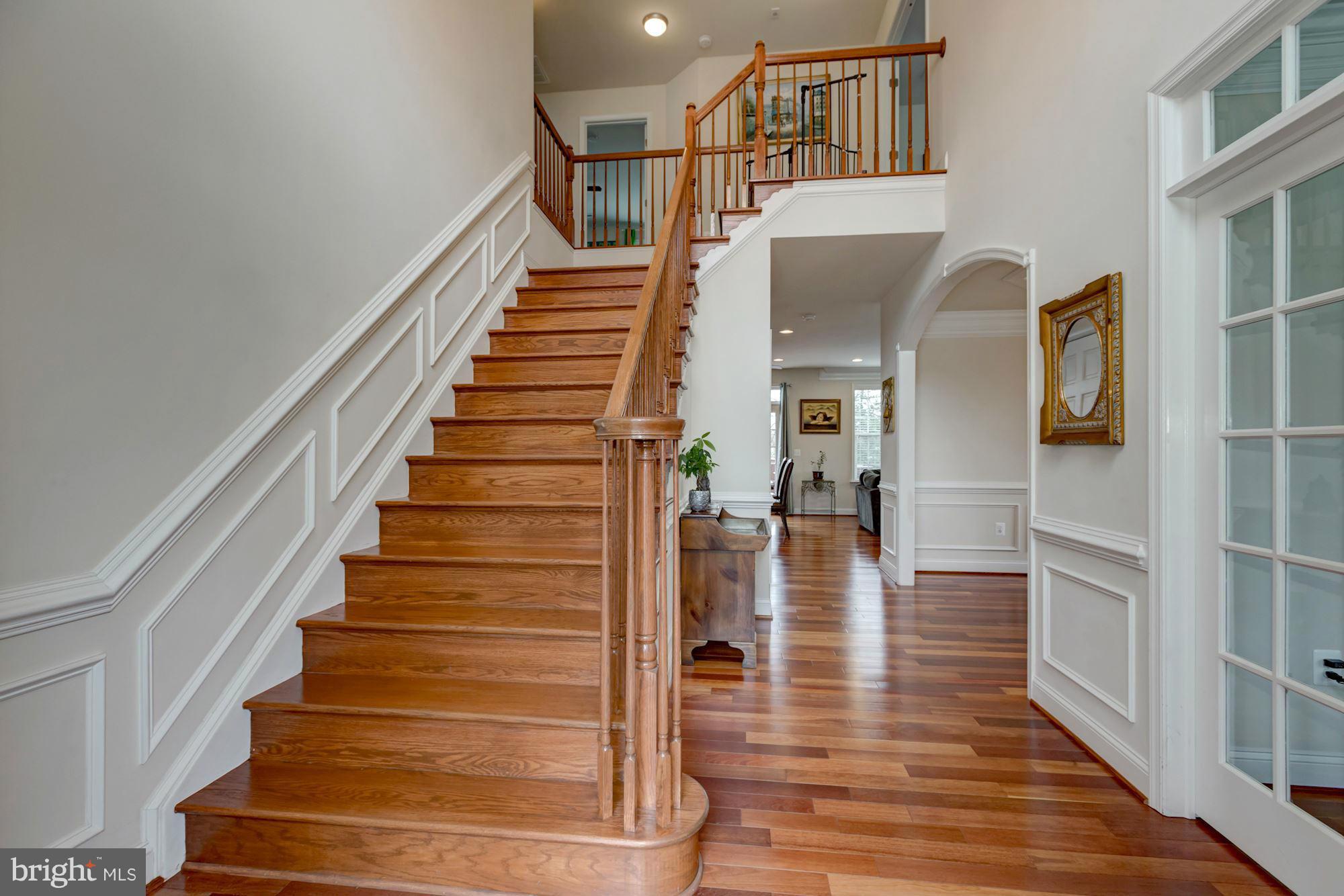 7131 Alger Road Falls Church, VA 22042 - Photo 2 of 29 Two-Story Foyer