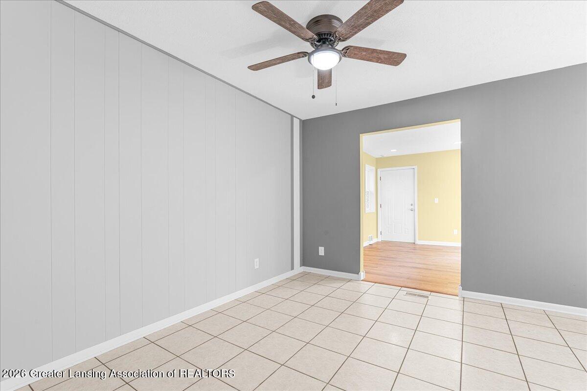 2010 Riverside Court Lansing, MI 48906 - Photo 12 of 27 10-Media Jett - 04
