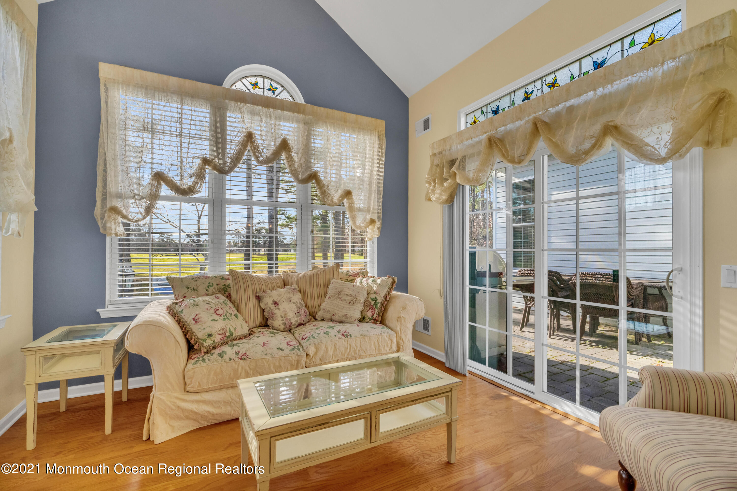 32 Crooked Stick Road Jackson, NJ 08527 - Photo 13 of 33 a living room with furniture and a large window