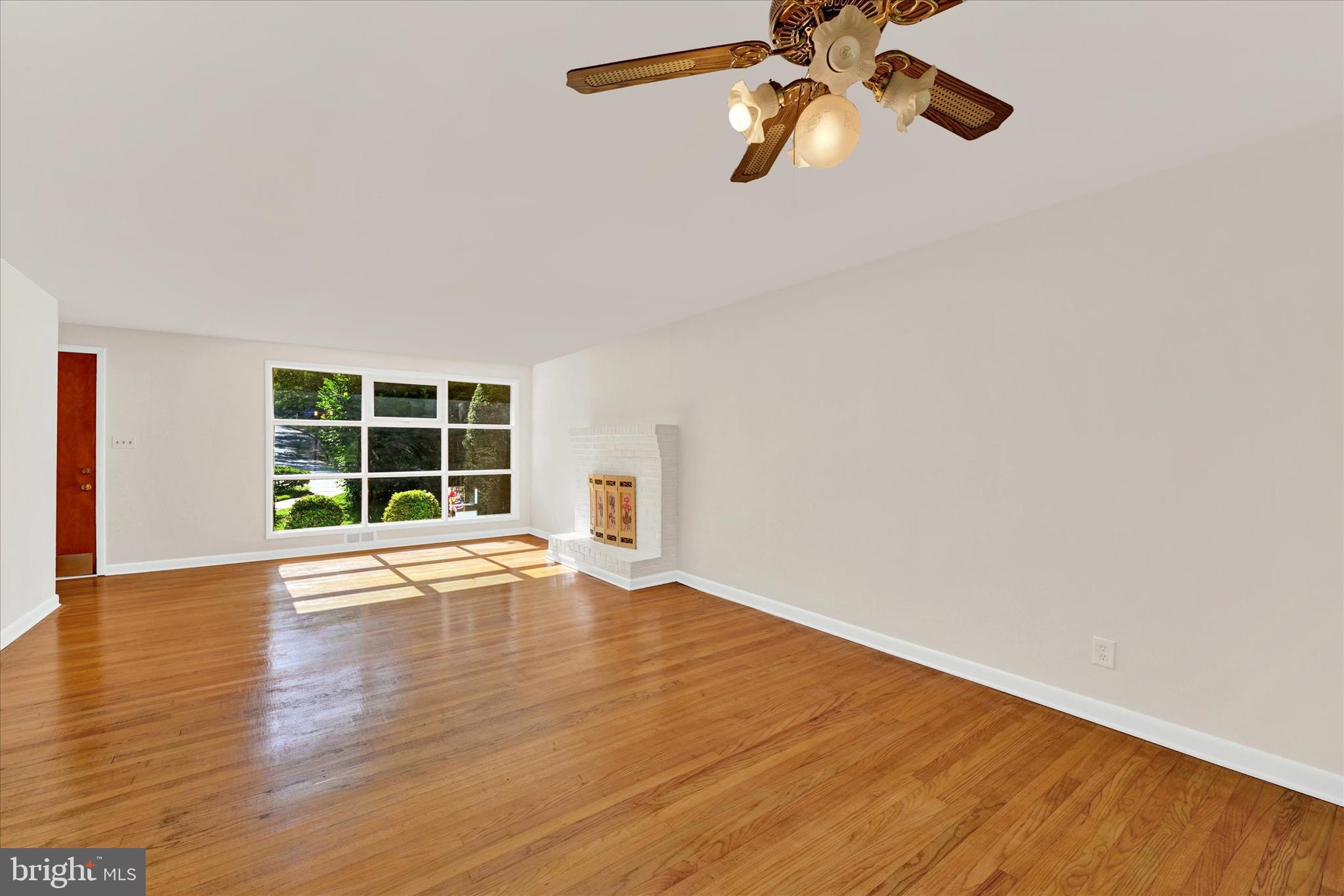 6754 Glenkirk Road Baltimore, MD 21239 - Photo 6 of 24 Dining Room to Living Room
