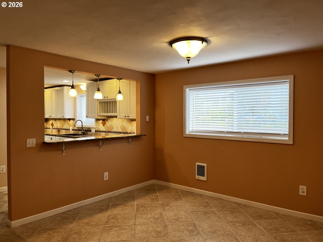 2159 42nd Street Florence, OR 97439 - Photo 7 of 48