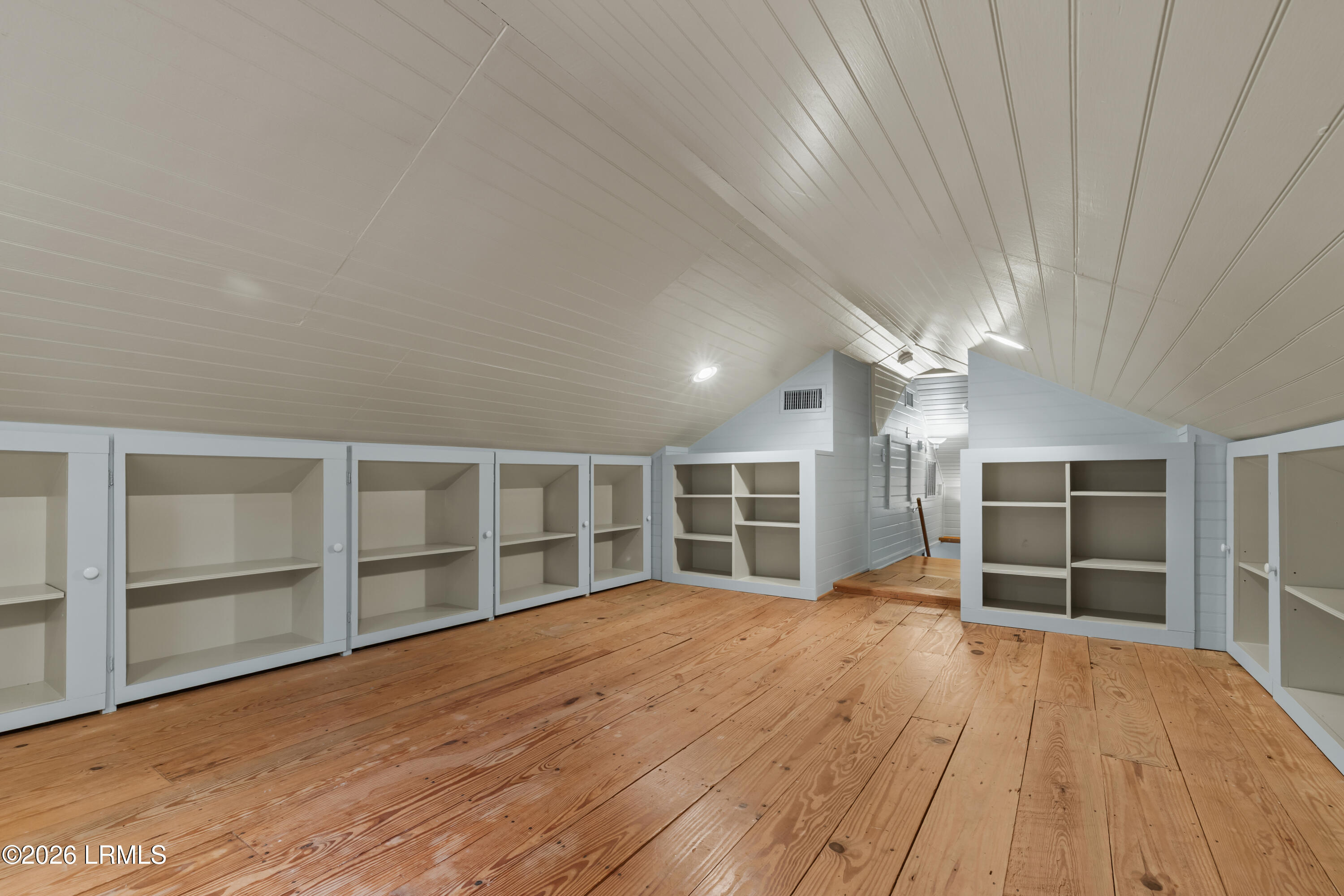 310 Hancock Street Beaufort, SC 29902 - Photo 28 of 46 Loft area