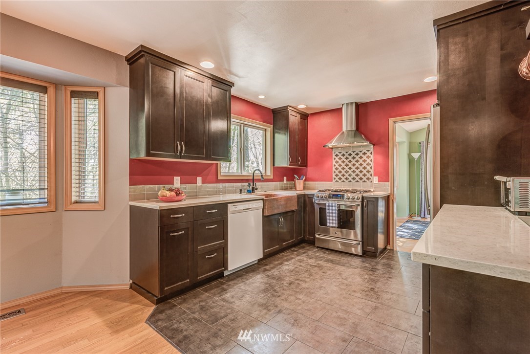 14816 104th Avenue Northeast Bothell, WA 98011 - Photo 12 of 30 Gallery Image 12