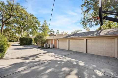 a view of a backyard of the house