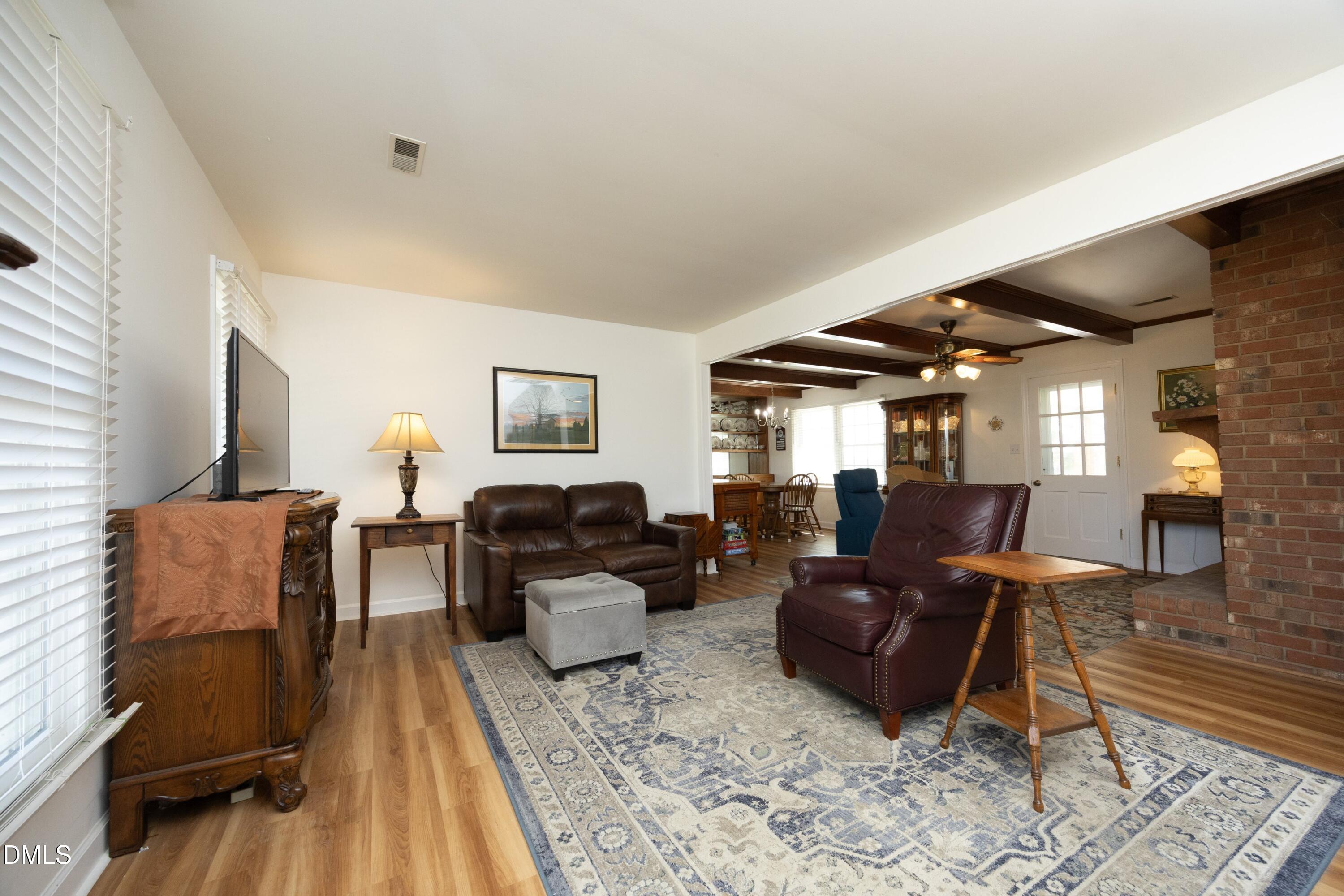 1067 McCray Road Burlington, NC 27217 - Photo 12 of 44 13Living