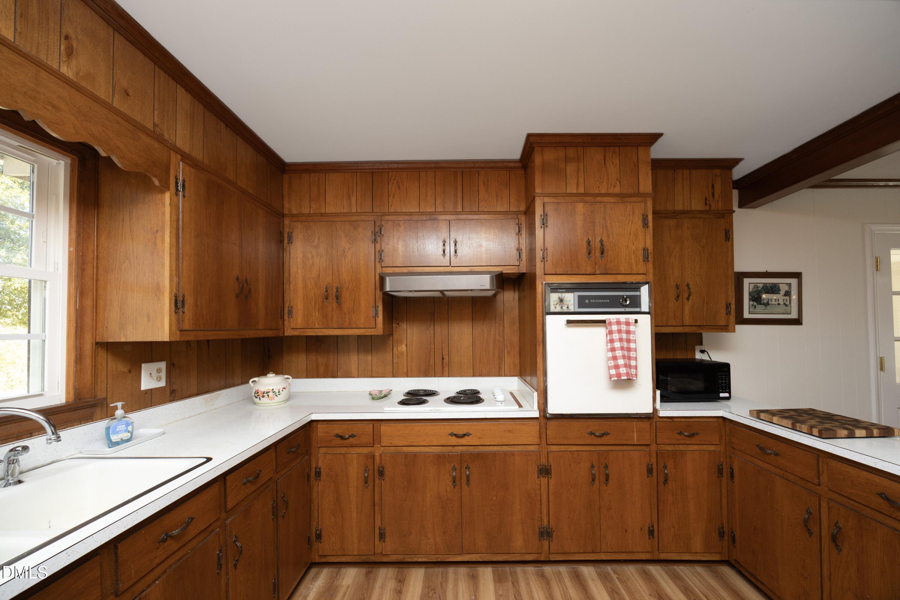 1067 McCray Road Burlington, NC 27217 - Photo 19 of 44 20Kitchen
