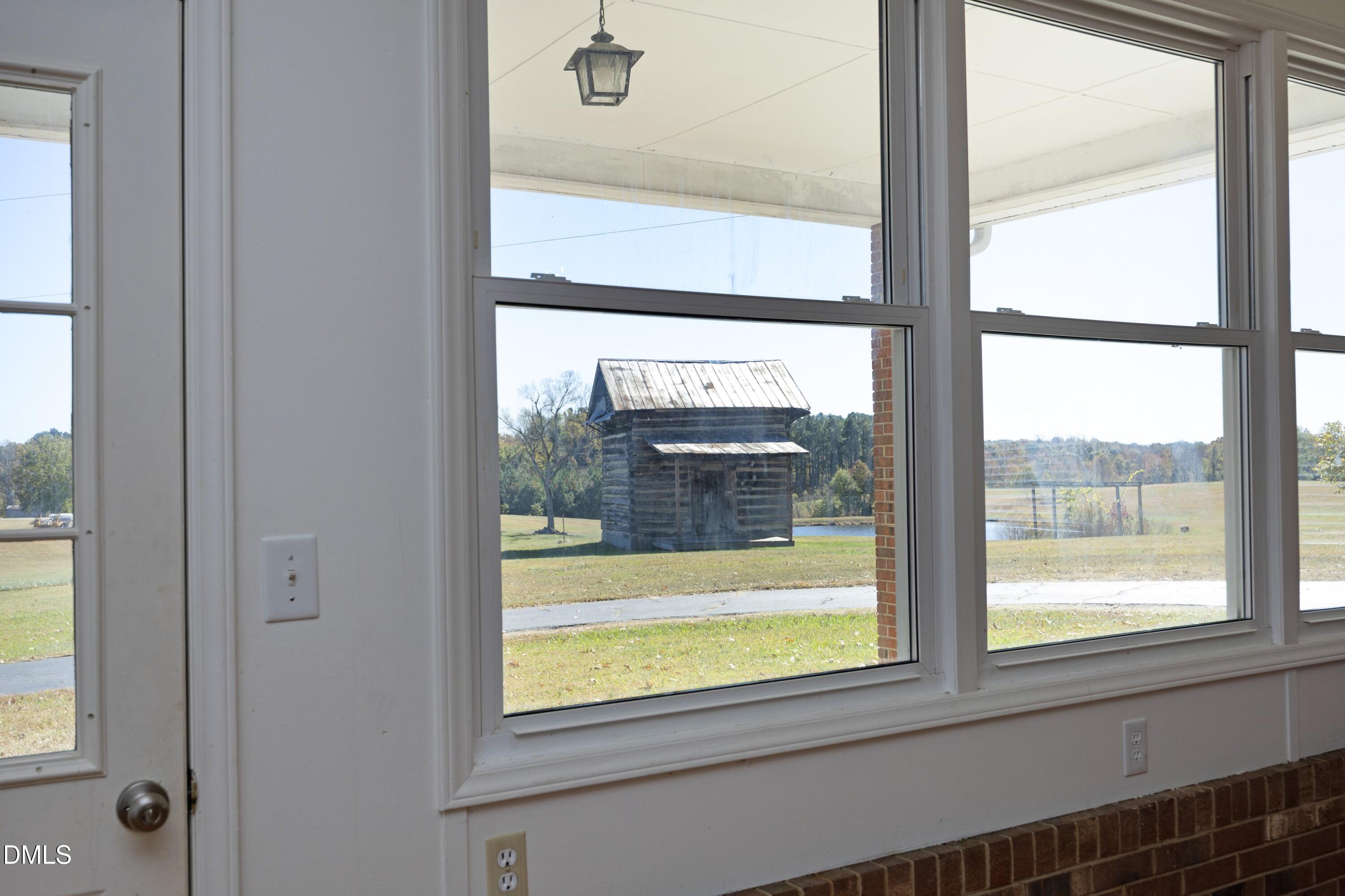 1067 McCray Road Burlington, NC 27217 - Photo 23 of 44 25SunroomView