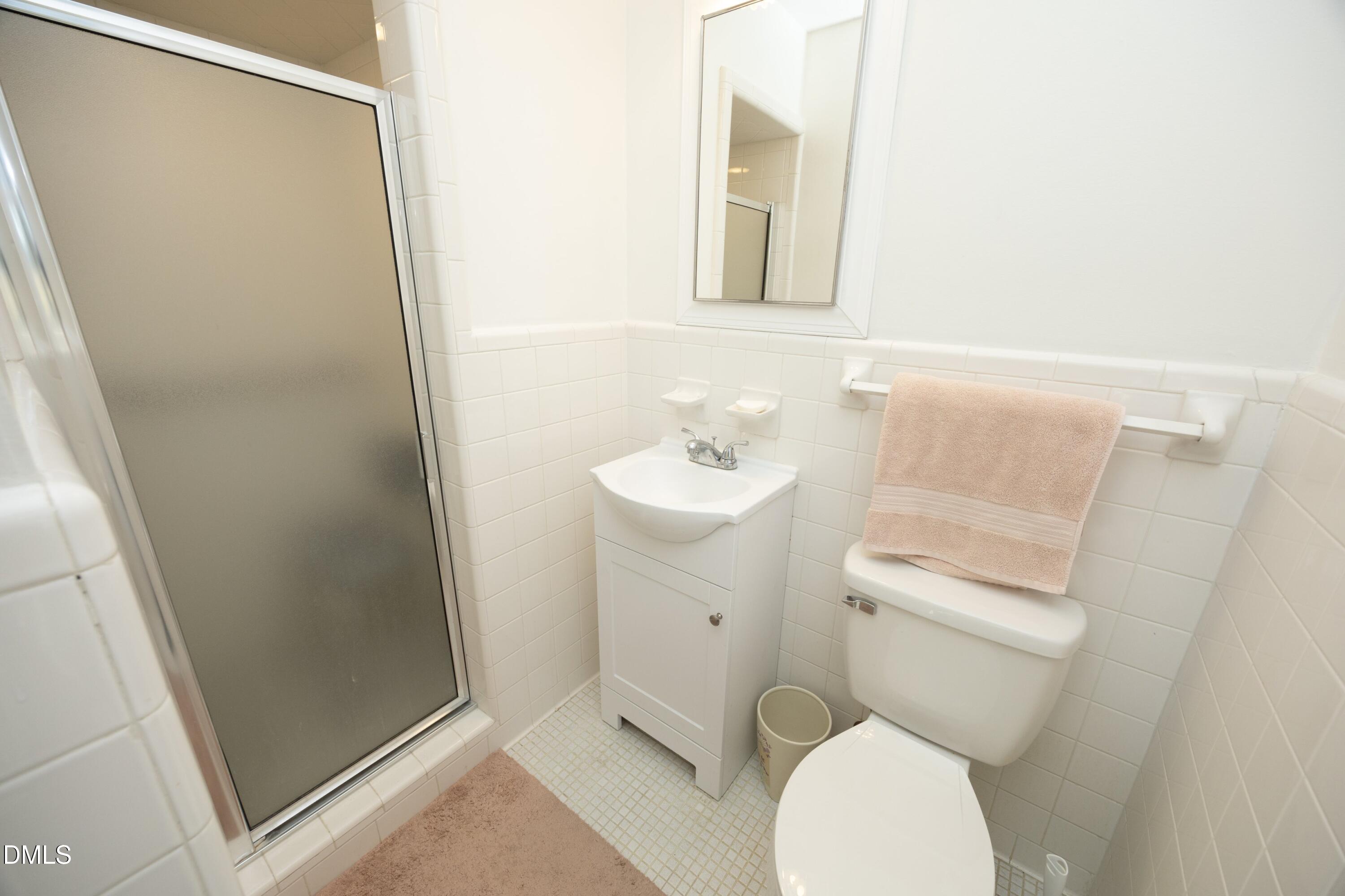 1067 McCray Road Burlington, NC 27217 - Photo 26 of 44 28PrimaryBath