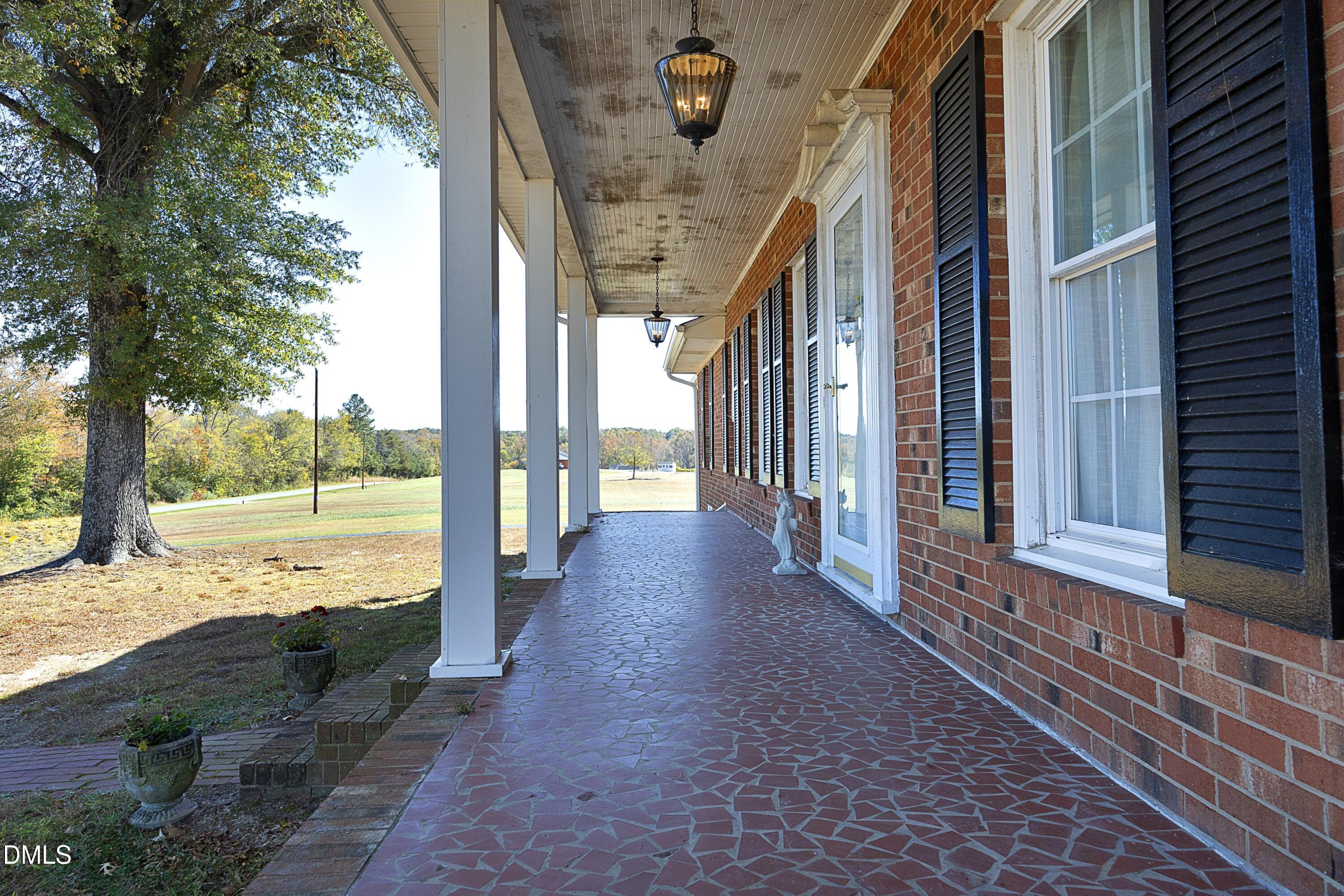 1067 McCray Road Burlington, NC 27217 - Photo 9 of 44 10FrontPorch