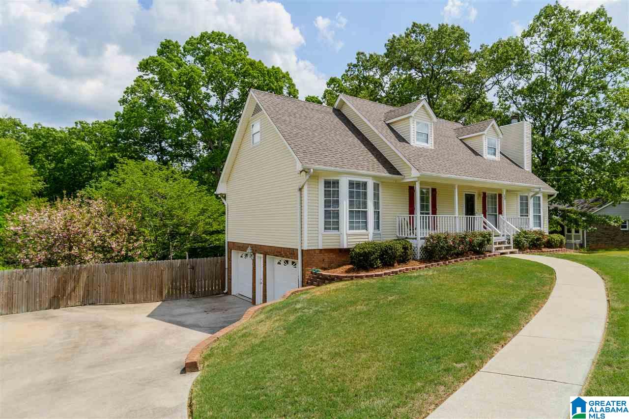 137 Twin Lakes Road Trussville, AL 35173 - Photo 2 of 35