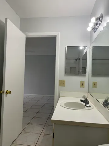 $2,100 | 2103 Waterview Circle, Palm Springs, FL 33461