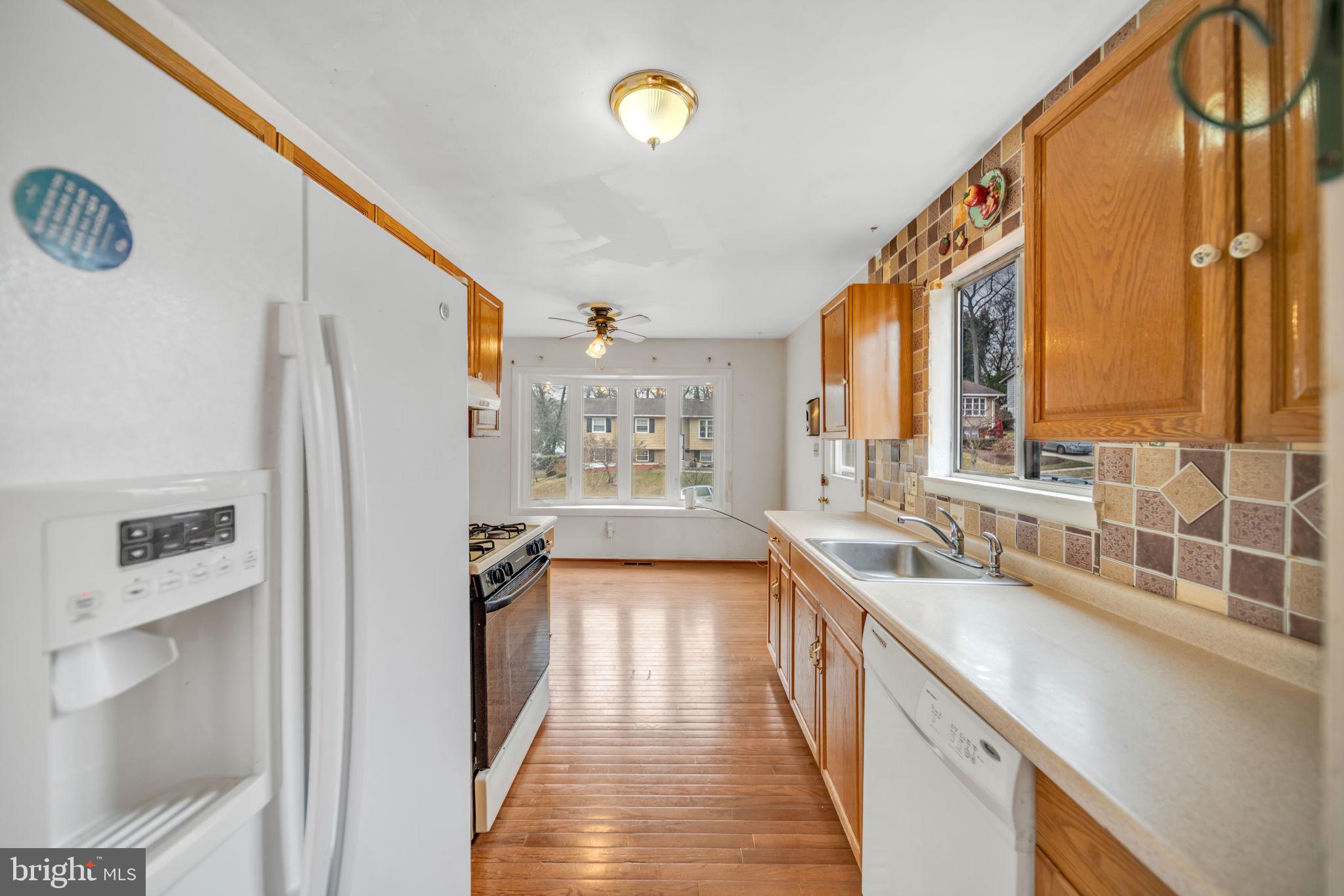 4554 Kinmount Road Lanham, MD 20706 - Photo 16 of 42