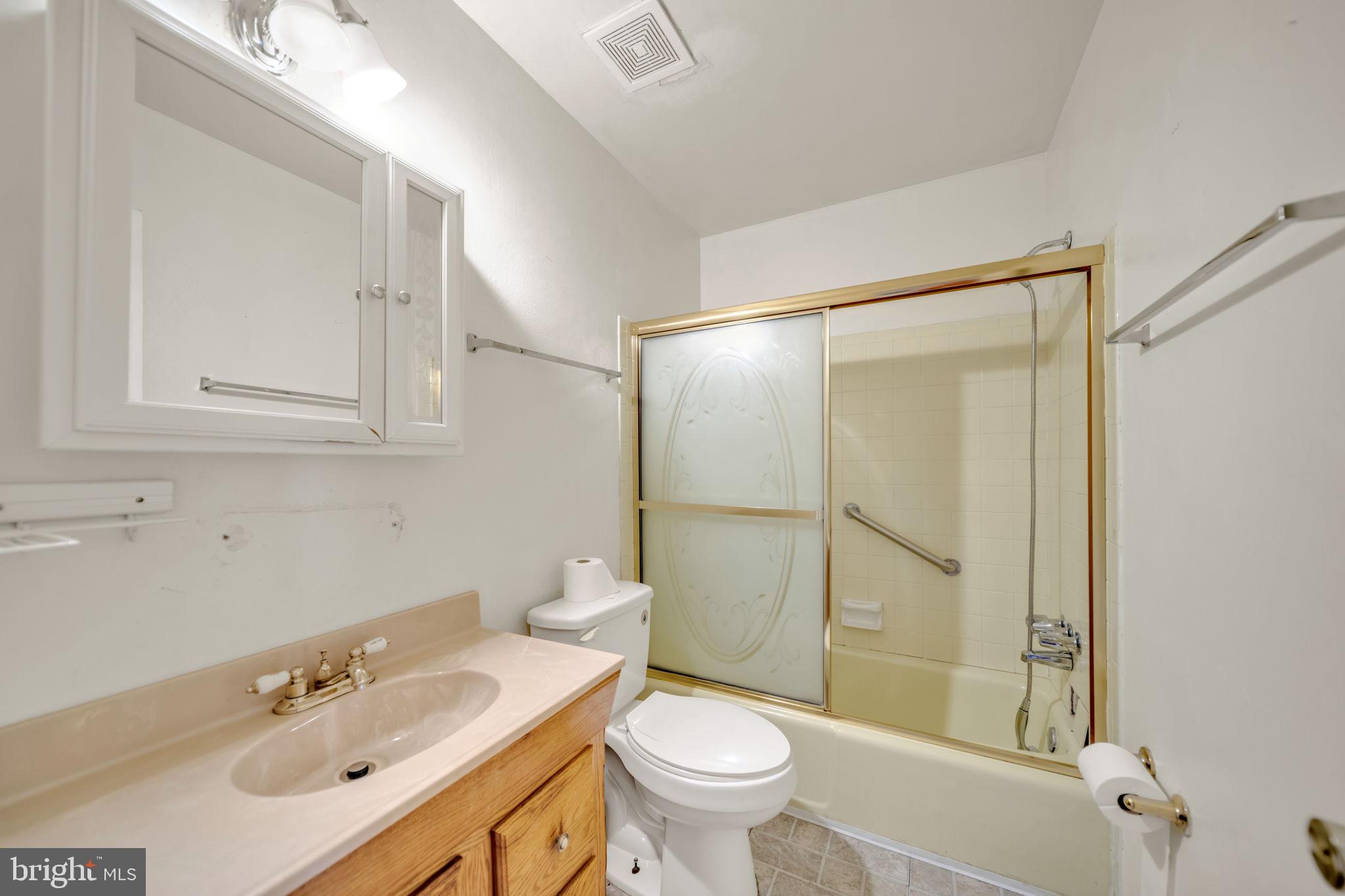 4554 Kinmount Road Lanham, MD 20706 - Photo 20 of 42