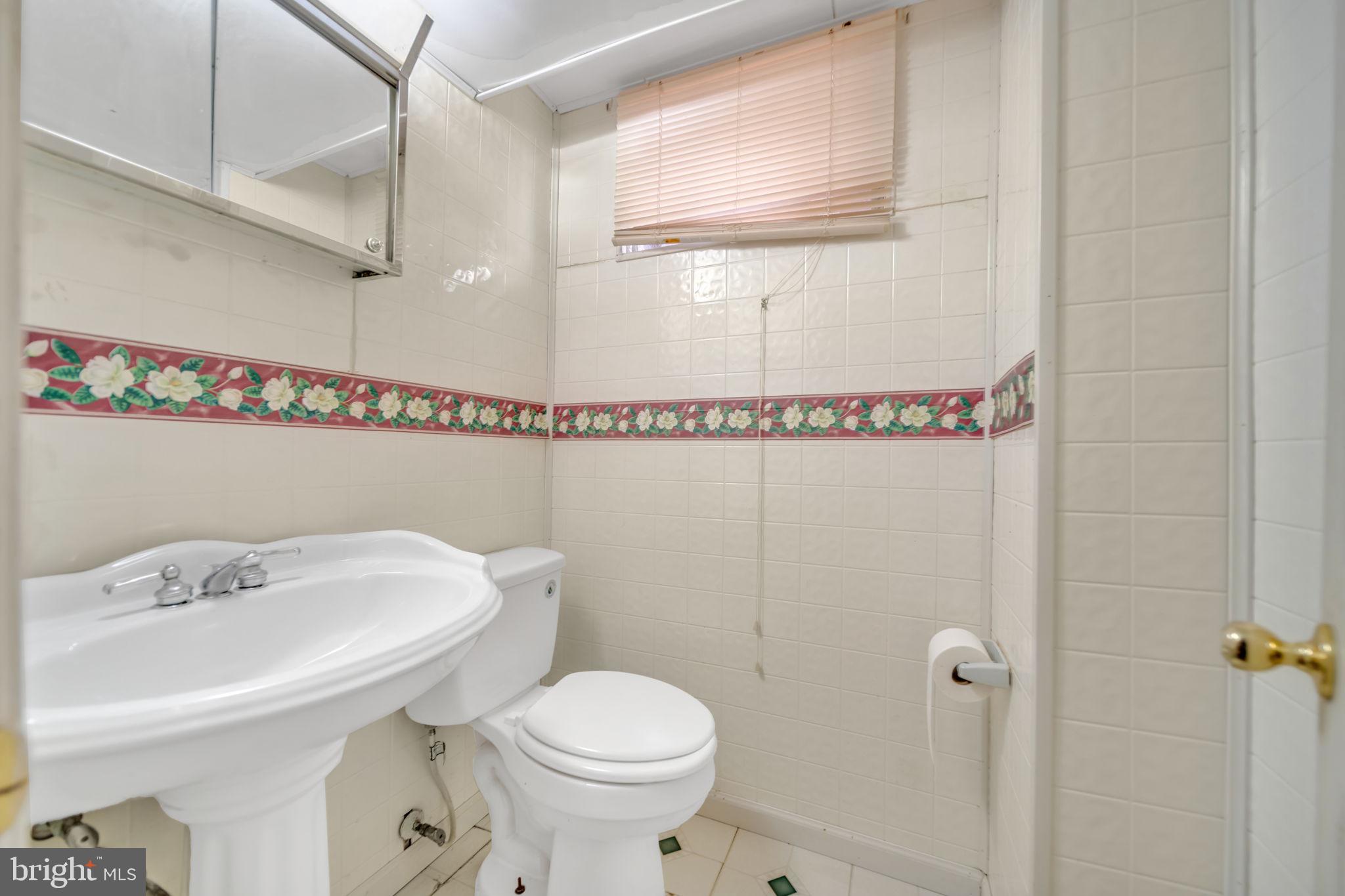 4554 Kinmount Road Lanham, MD 20706 - Photo 34 of 42