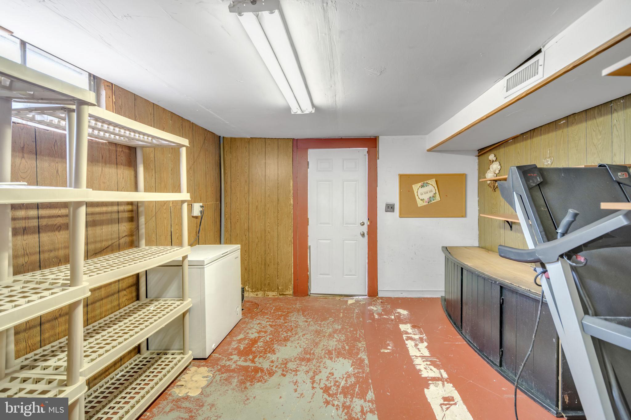 4554 Kinmount Road Lanham, MD 20706 - Photo 36 of 42