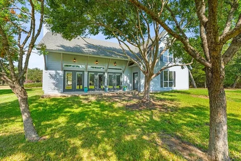$450,000 | 239 Lakewood Road, Trinidad, TX 75163